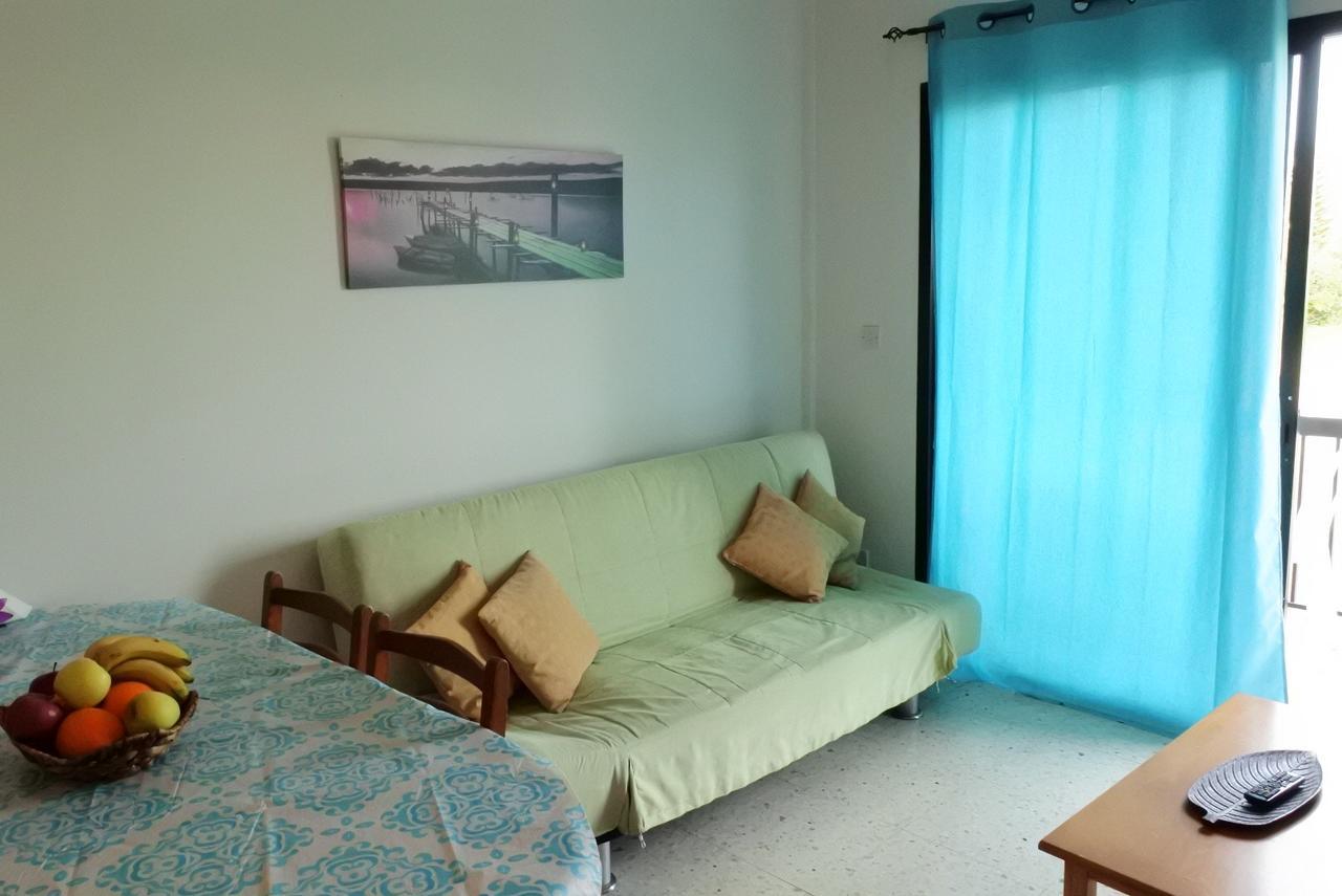 Kissonerga Beach Apartment Paphos Extérieur photo